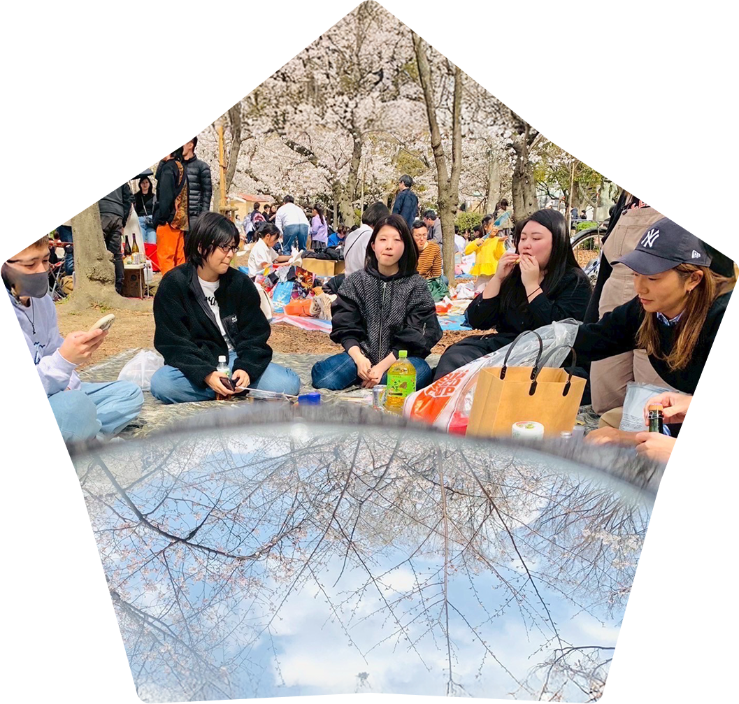 車に乗った男女